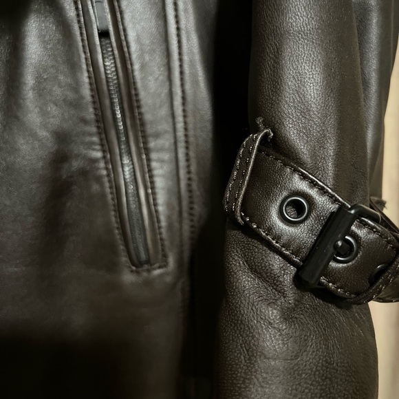 EUC. DANIER LEATHER WINTER/FALL COAT - Picture 3 of 6